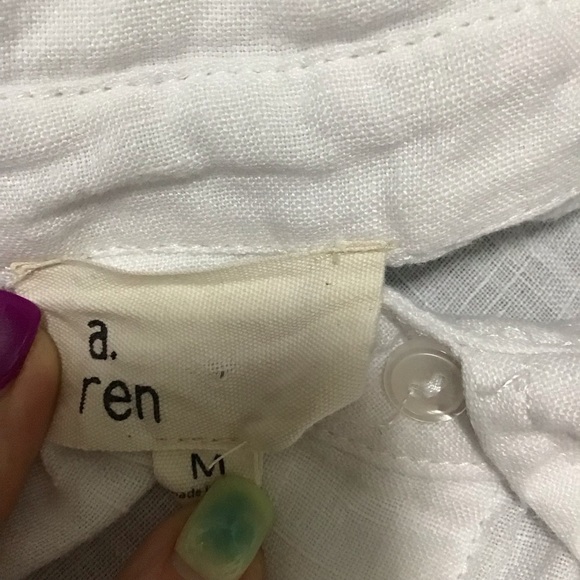 A. Ren Cropped Button Front Linen Shirt in White Size Medium. - Picture 6 of 9